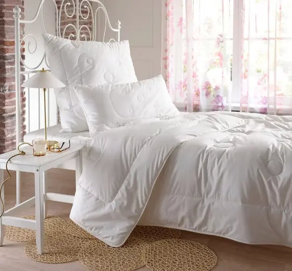 Naturtraum Tencel™ Lyocell Bettdecke medium, Füllung: 50% Lyocell/50% Polyester